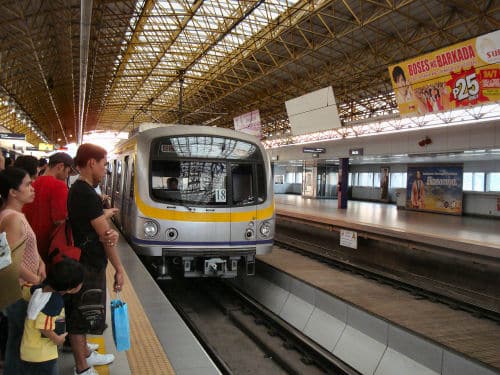 フィリピンの電車LRT2