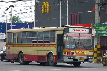 フィリピンの近距離バス