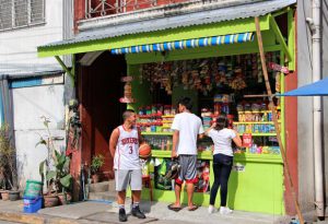 フィリピンの雑貨屋の写真-サリサリ　ストア | 国際結婚フィリピン